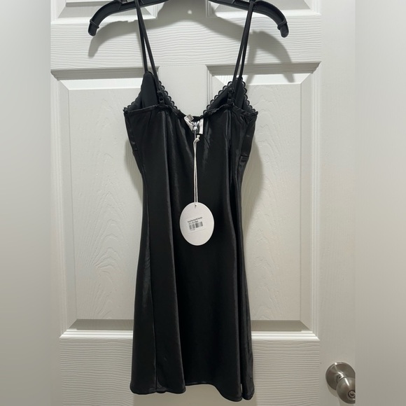 NWT Princess Polly ROMAN MINI DRESS BLACK 2 - Picture 4 of 11